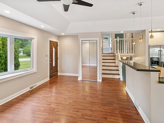 3rd image of 219 Countryside Ln