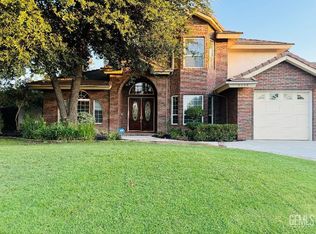 6948 Iron Oak Dr, Bakersfield, CA 93312