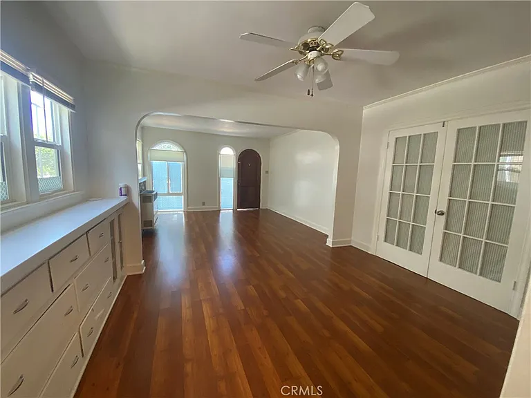 1817 Roosevelt Ave — Photo 3