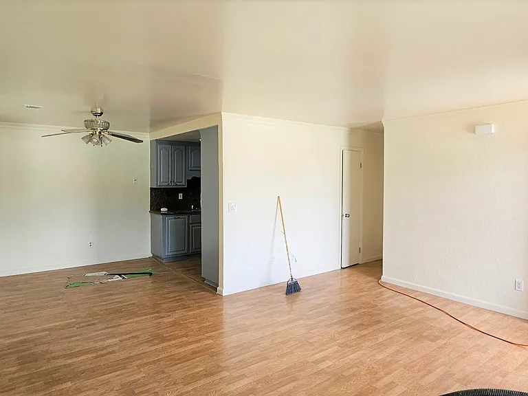 1829 Cherokee Dr #4 — Photo 7