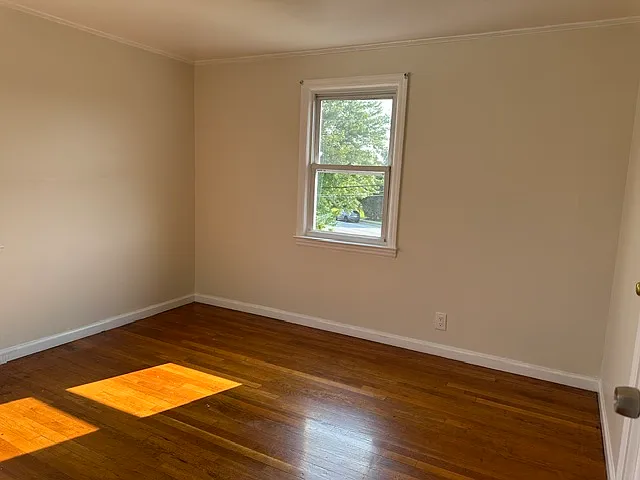 410 Herricks Rd — Photo 9