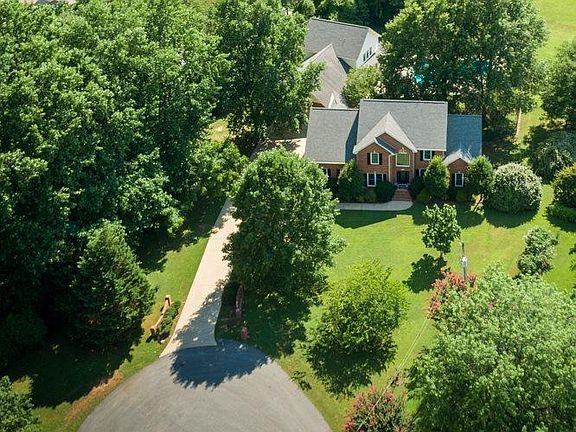 3rd image of 116 Shawnee Dr