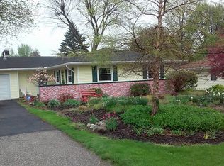 1359 Berkshire Dr, South Bend, IN 46614