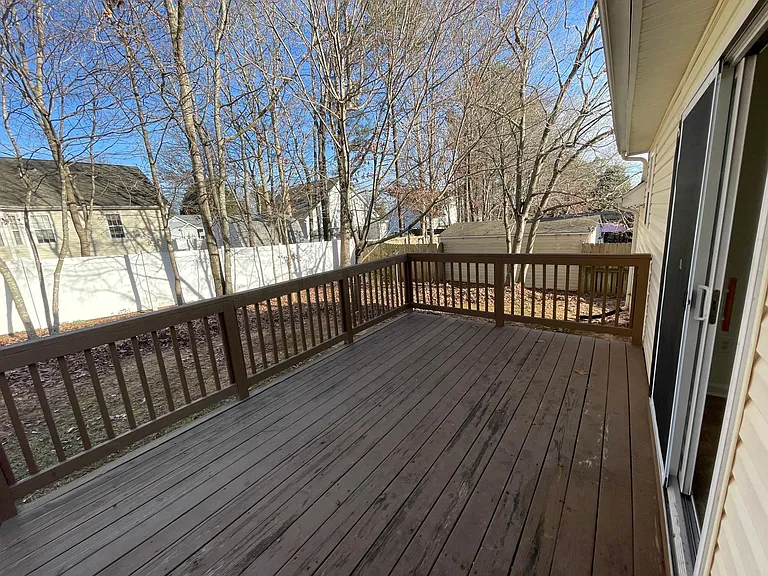 601 Groveton Trl — Photo 11