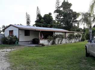 11321 Holiday Ln, Fort Myers, FL 33908