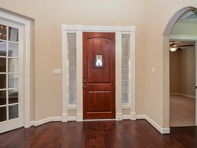510 McAllister Ave — Photo 2