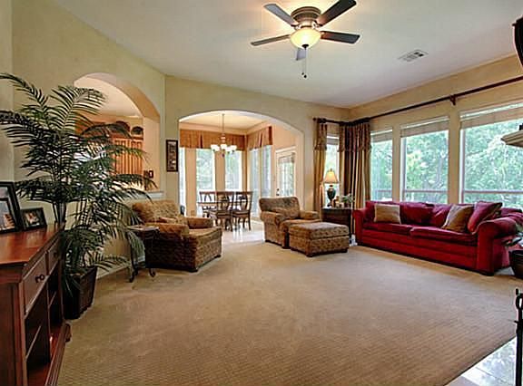5th image of 1405 Roundrock Way