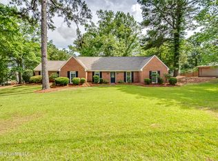 11 Village Dr, Madison, MS 39110