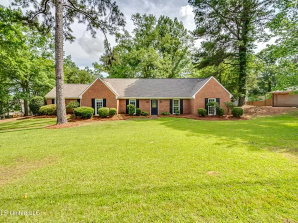 11 Village Dr, Madison, MS 39110