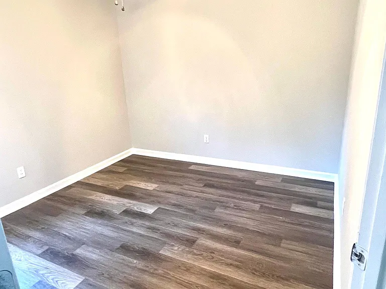 675 Rosehill Ln — Photo 5