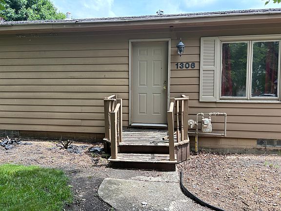 4th image of 1306 Crestview Rd