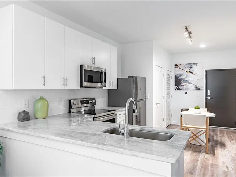 525 Parkway Dr #306 — Photo 18