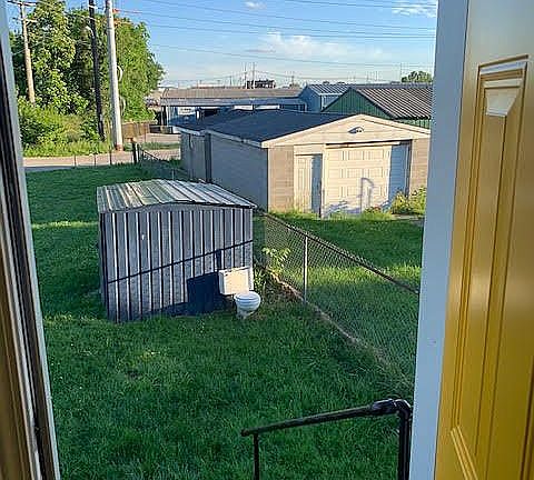 Rear view + matching shed