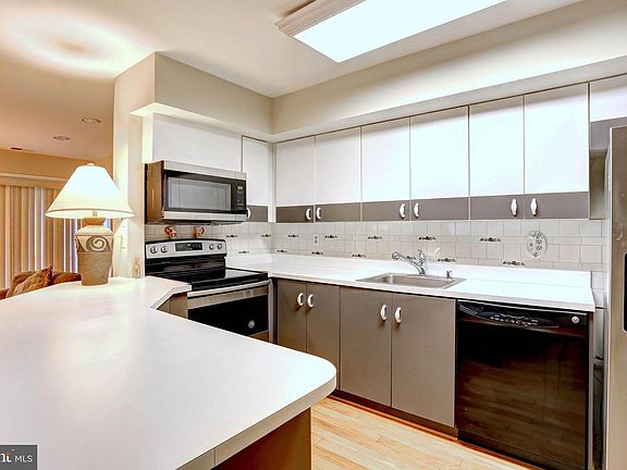 4th image of 8018 Valley Manor Rd APT 1A