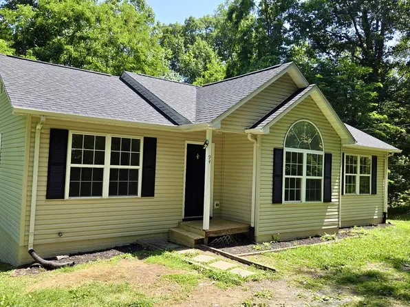 94 Tee Ct, Linden, VA 22642