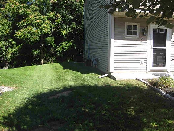 3rd image of 21 Troy Ln #21