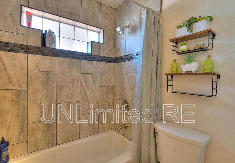 304 Acoma Blvd S — Photo 74