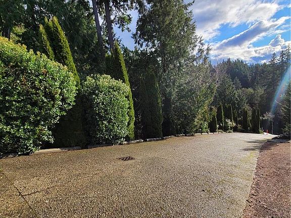 2nd image of 1518 207th Ave NE