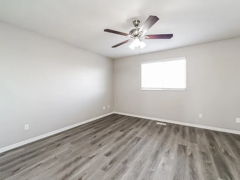 7747 S Briar Dr — Photo 15
