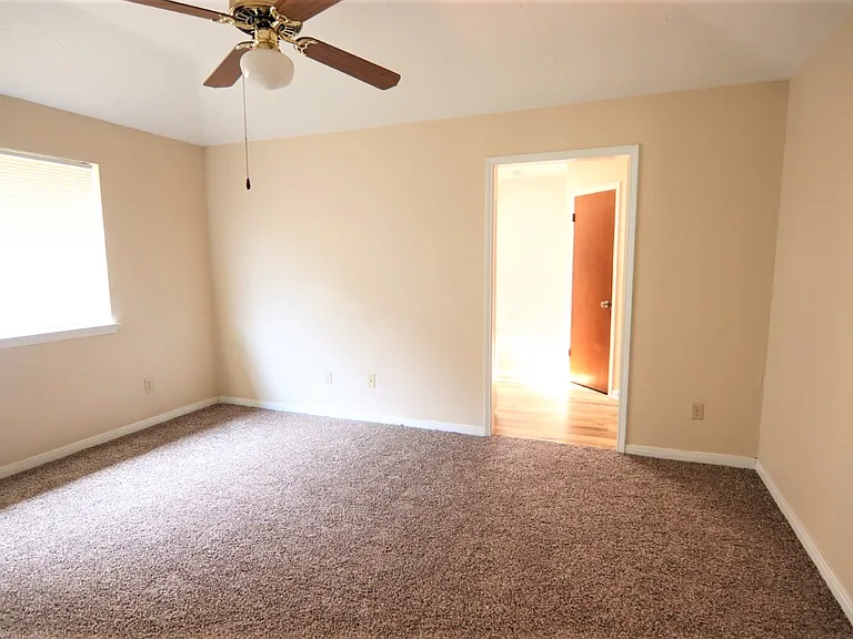5855 Baird St — Photo 6