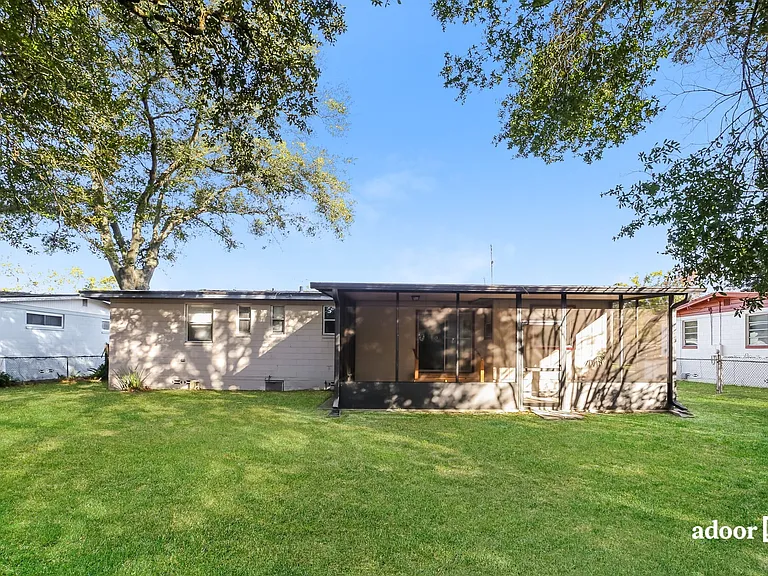 7426 Burlingame Dr S — Photo 15