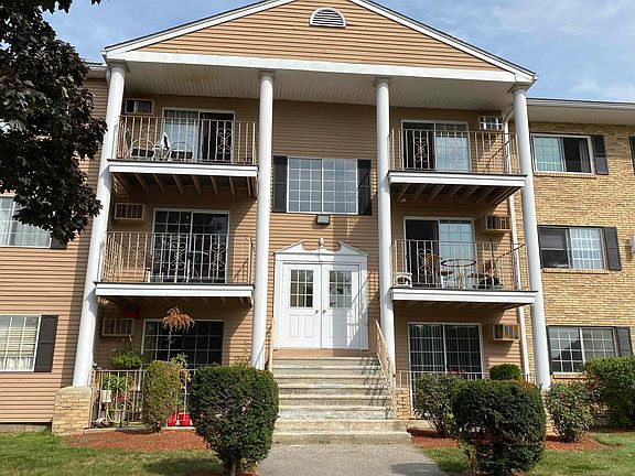 4th image of 377 Huse Rd Unit 14