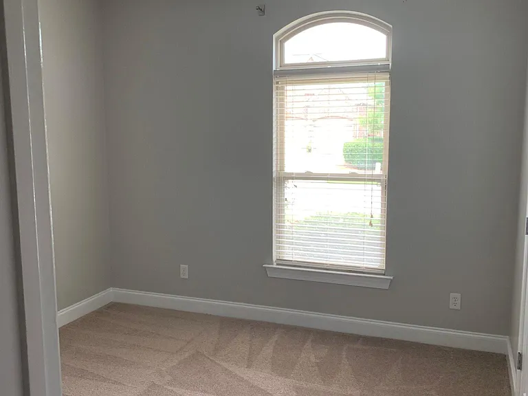 156 Glen Cross Cir — Photo 4