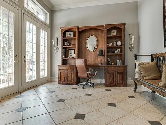 5th image of 8113 Linksview Dr