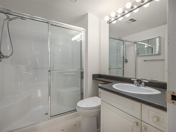 4th image of 24 Prideaux St #206