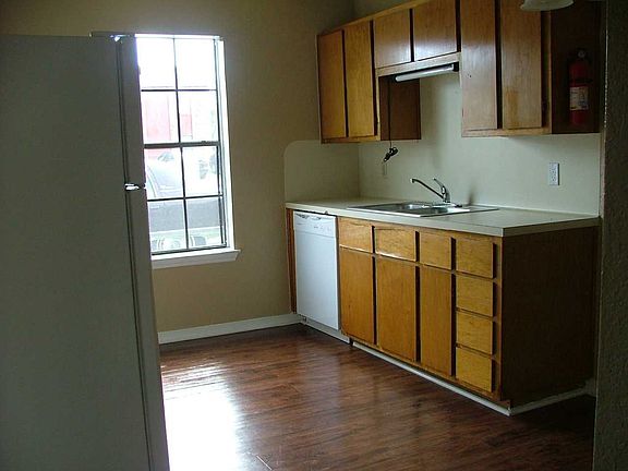 3rd image of 208 Erby Ave #Ad