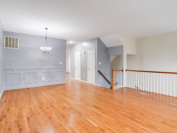 2nd image of 709 Hidden Oak Ln #1
