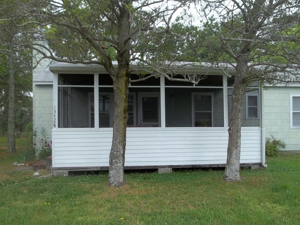 Front of 13420 Madison