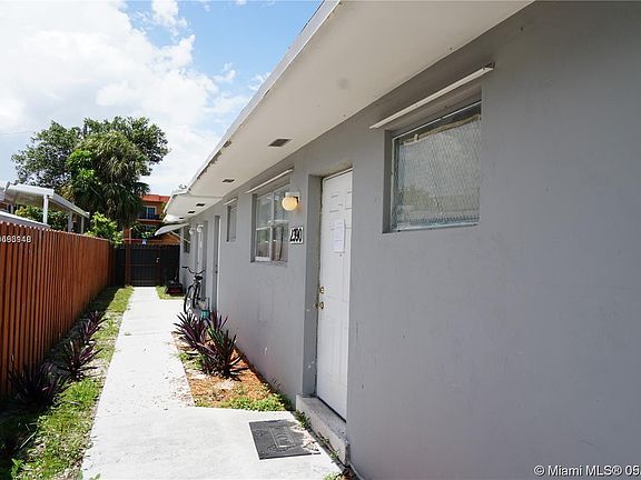 5th image of 2388 NE 173rd St