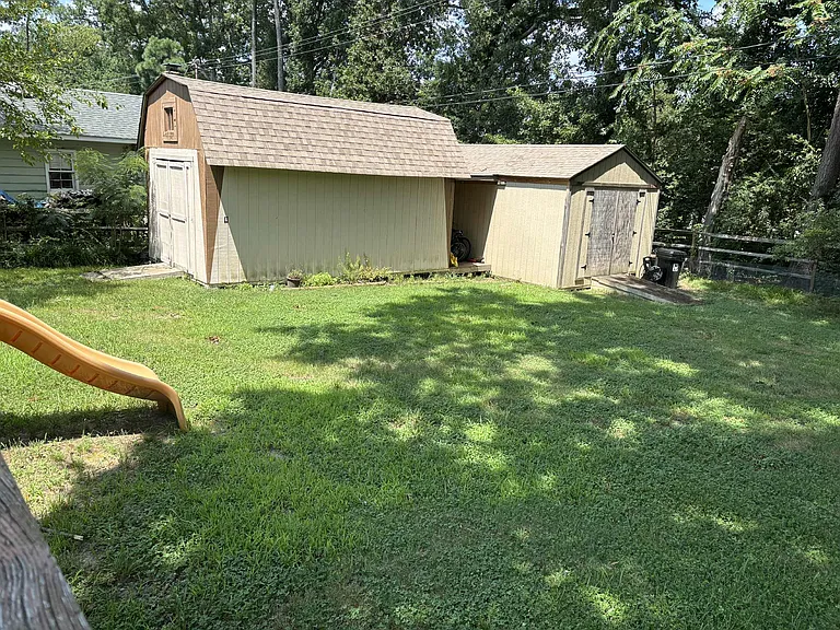 9204 Crystalwood Ln — Photo 31