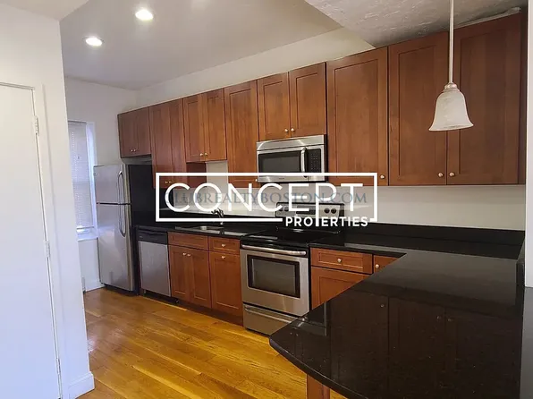 40 Medford St #1, Chelsea, MA 02150