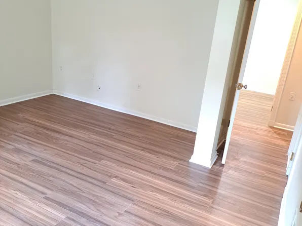 9949 Frederick Rd, Ellicott City, MD 21042