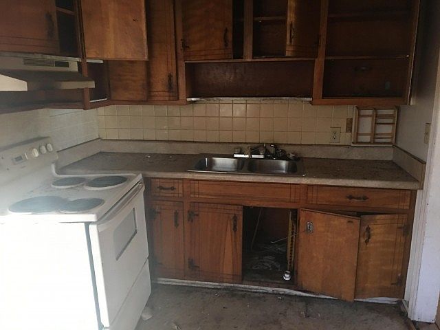 2nd image of 3726 Judy St