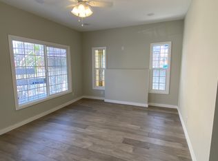 8415 S San Pedro St, Los Angeles, CA 90003
