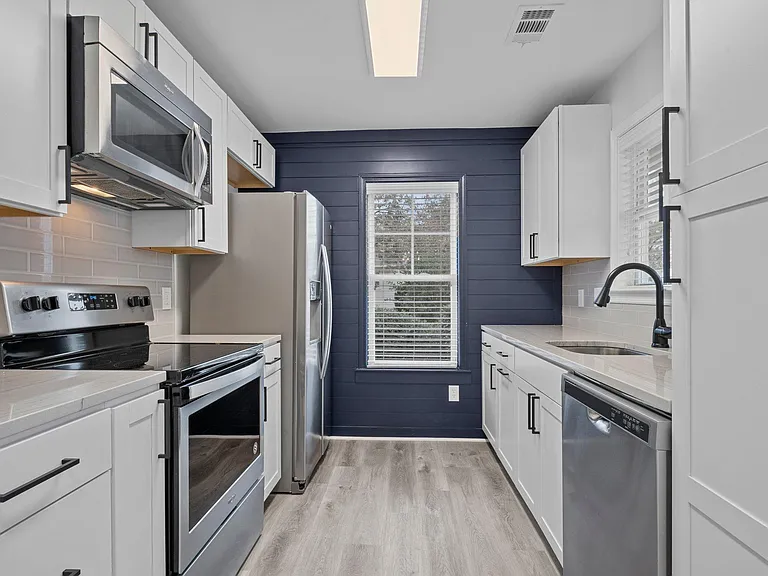 7926 Camden Hollow Rd — Photo 1