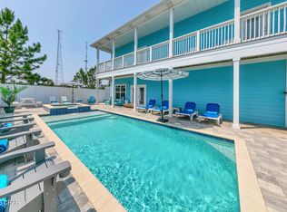522 Lyndell Ln, Panama City Beach, FL 32407