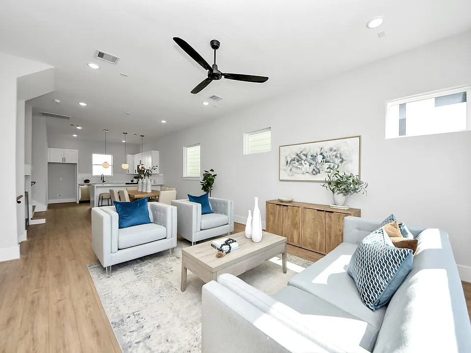 4818 Cochran St