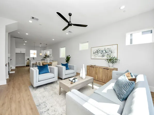 4818 Cochran St, Houston, TX 77009