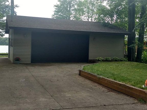 4th image of 2540 Lake Shore Dr
