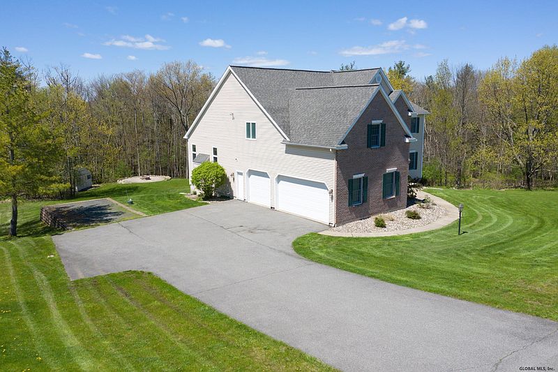 4th image of 71 PARK RIDGE Drive