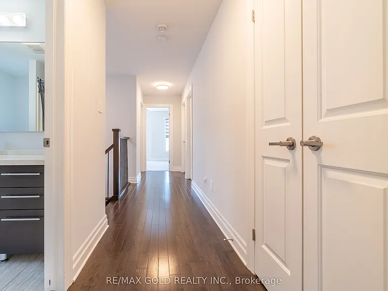 2591 Sheffield Blvd — Photo 28