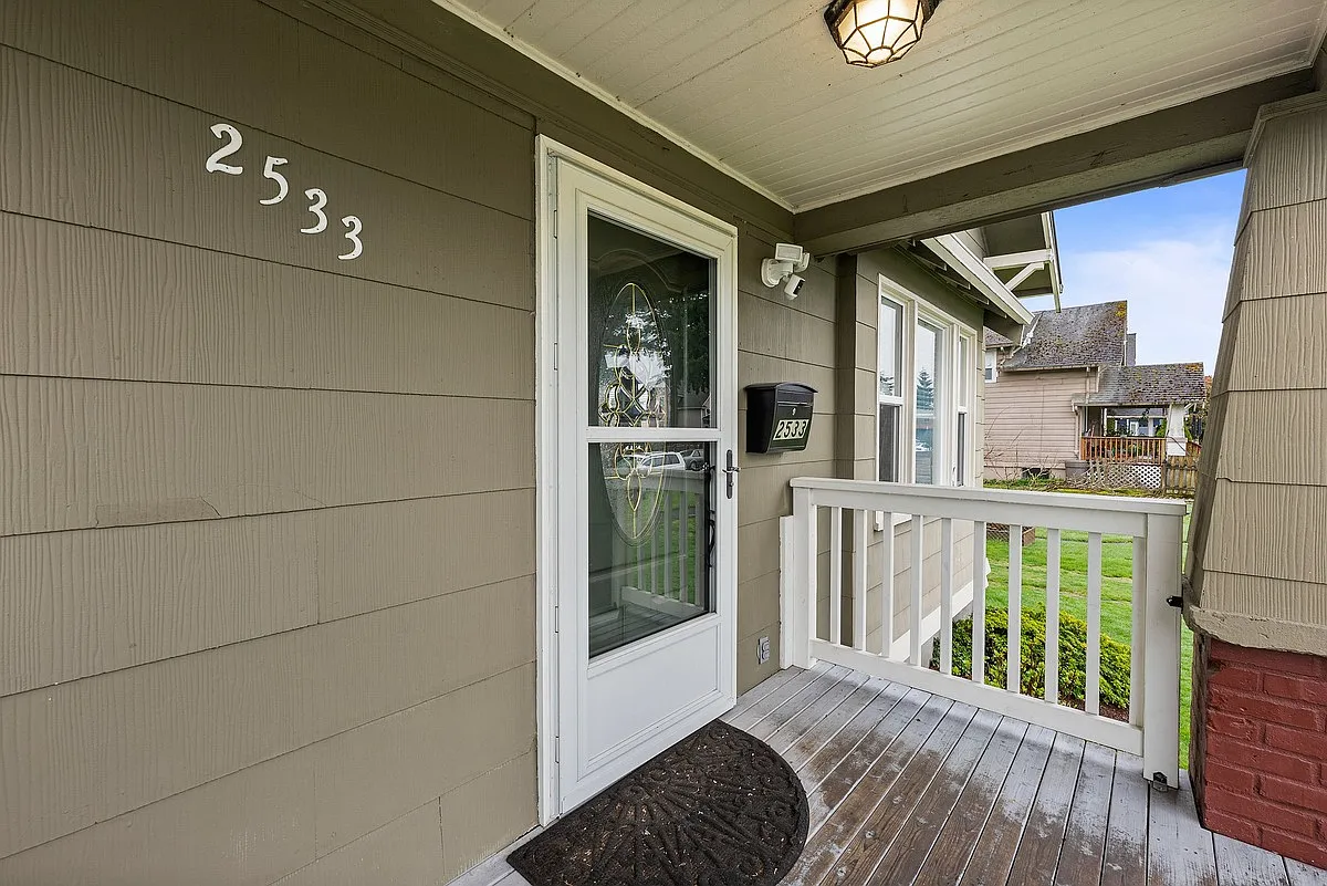 4 bed, 1.5 bath, 1831 sqft, $2,750 — Photo 3