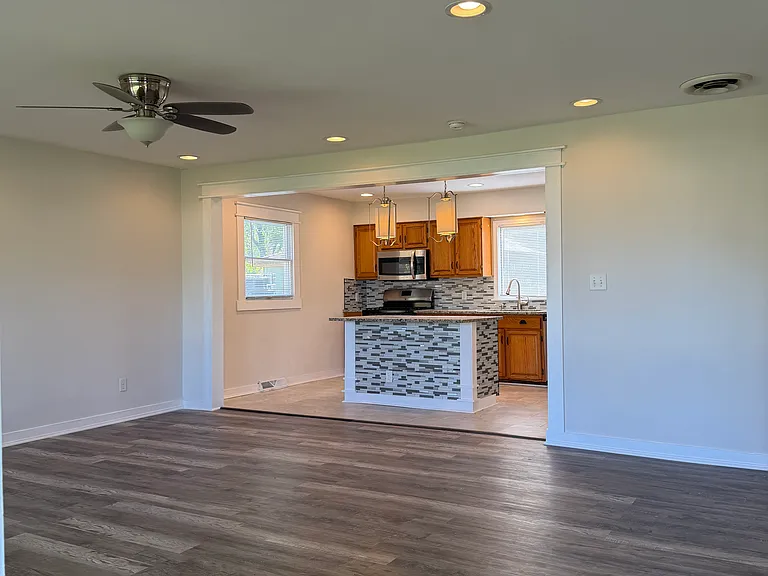 1713 E 46th Ave — Photo 5