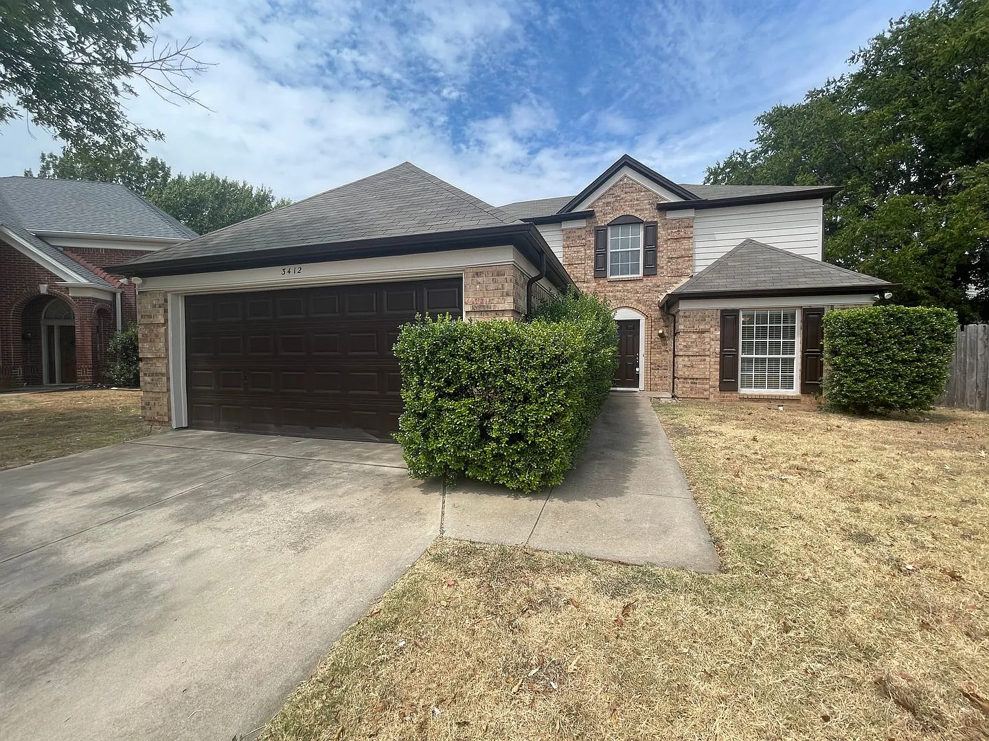 Stunning 4BR/2.5BA South Fort Worth Gem with Sun Room & 2-Car Garage! — Photo 2