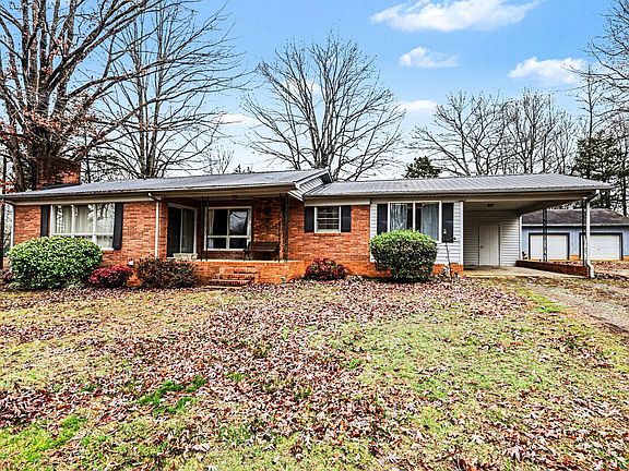 2nd image of 1324 Seays Rd