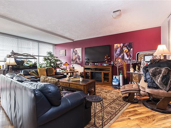 5th image of 1088 Delaware Ave